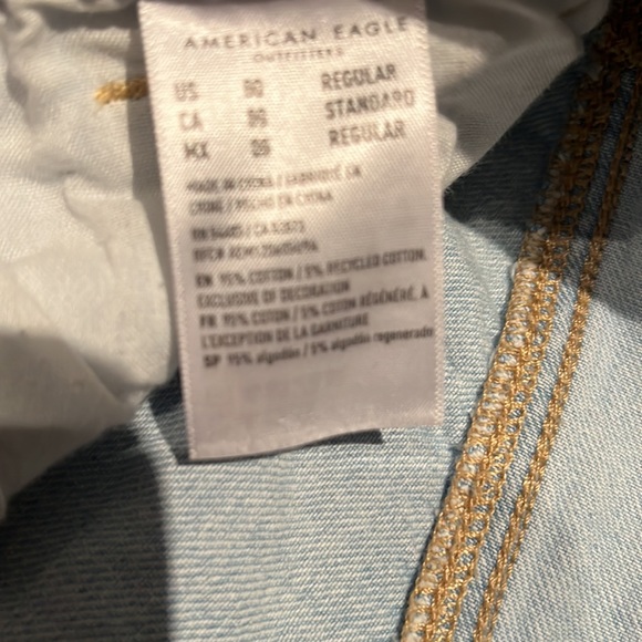 American Eagle ripped jeans size 00. Light denim colour. - Picture 3 of 4